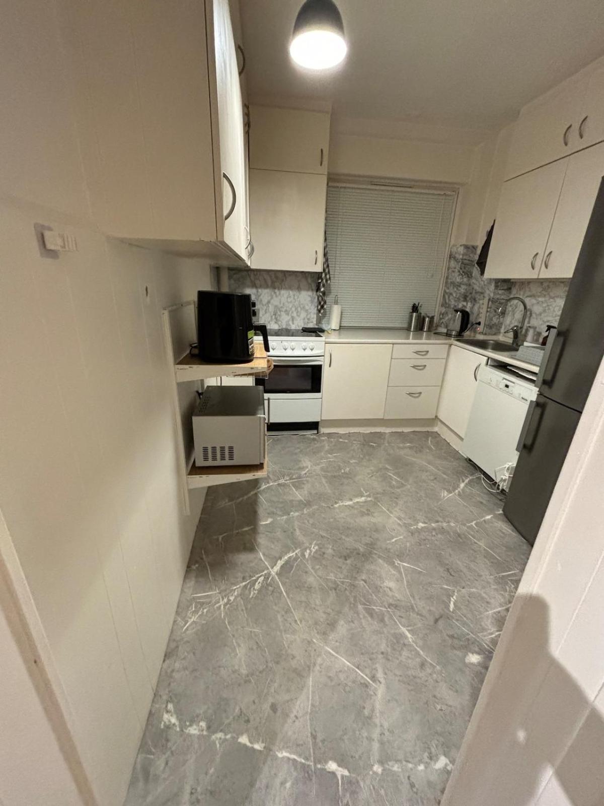 Cozy 3-room With 2 Bedrooms Apartment *